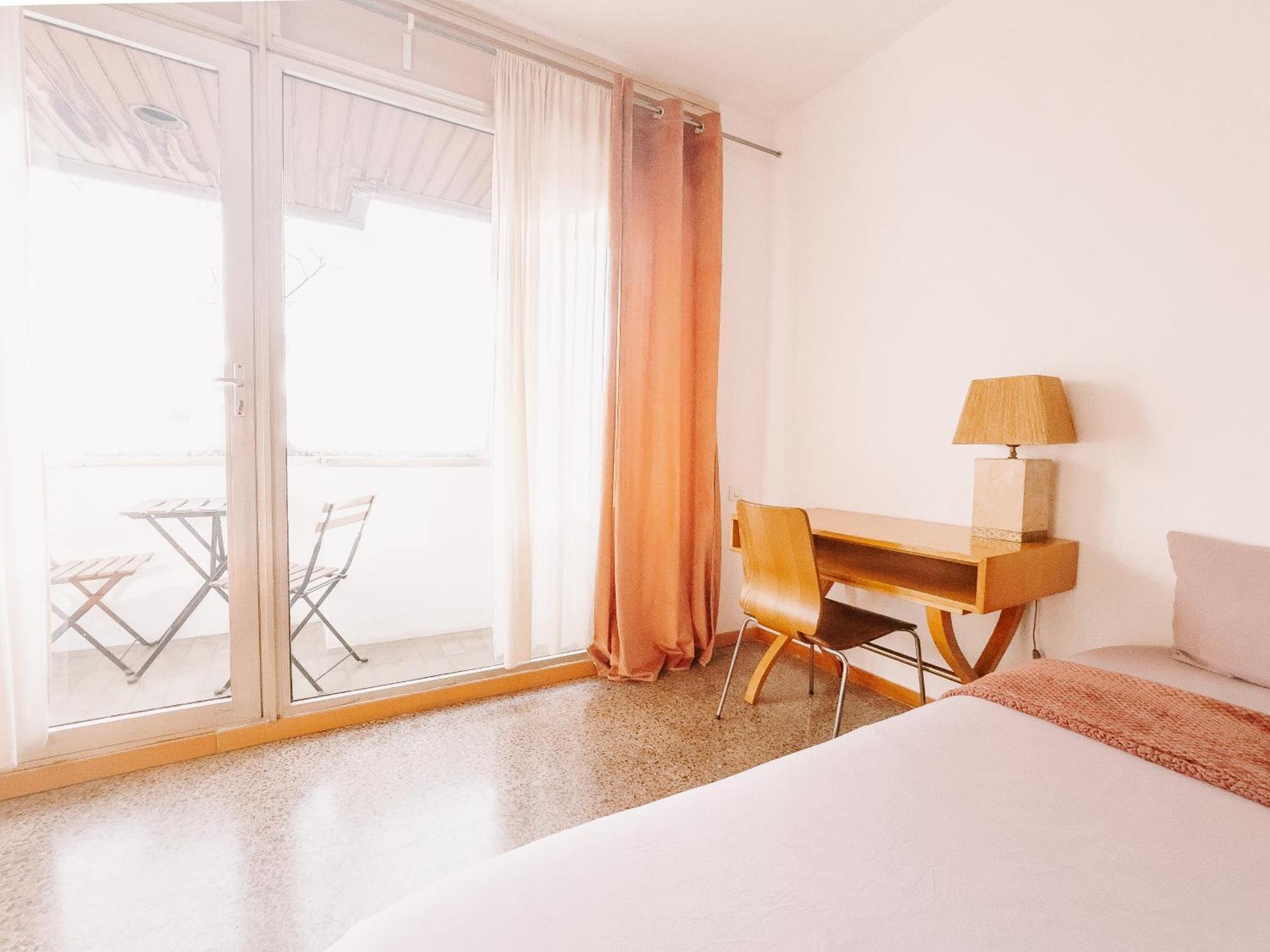 Lovely In Shared Gracia Neighborhood Appartement