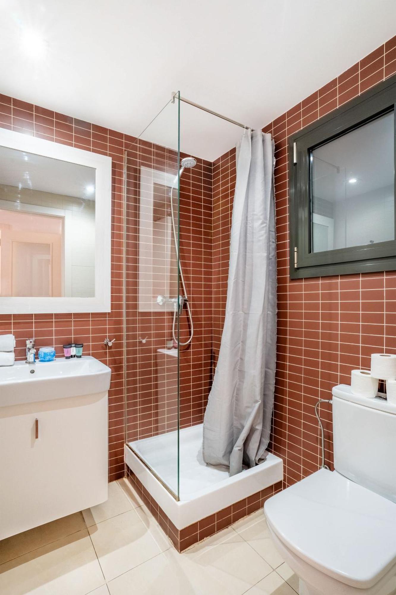 Pl Universitat Comfortable 3bd With Private Patio Barcelone