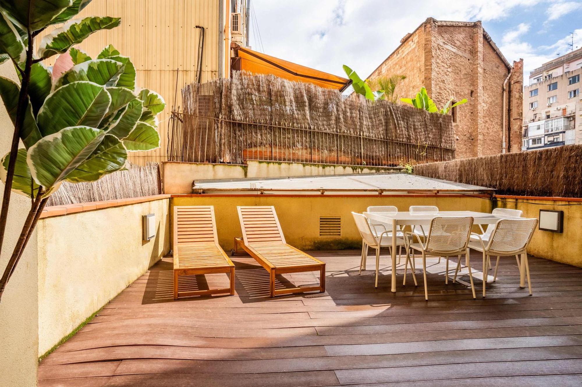 Pl Universitat Comfortable 3bd With Private Patio * Barcelone