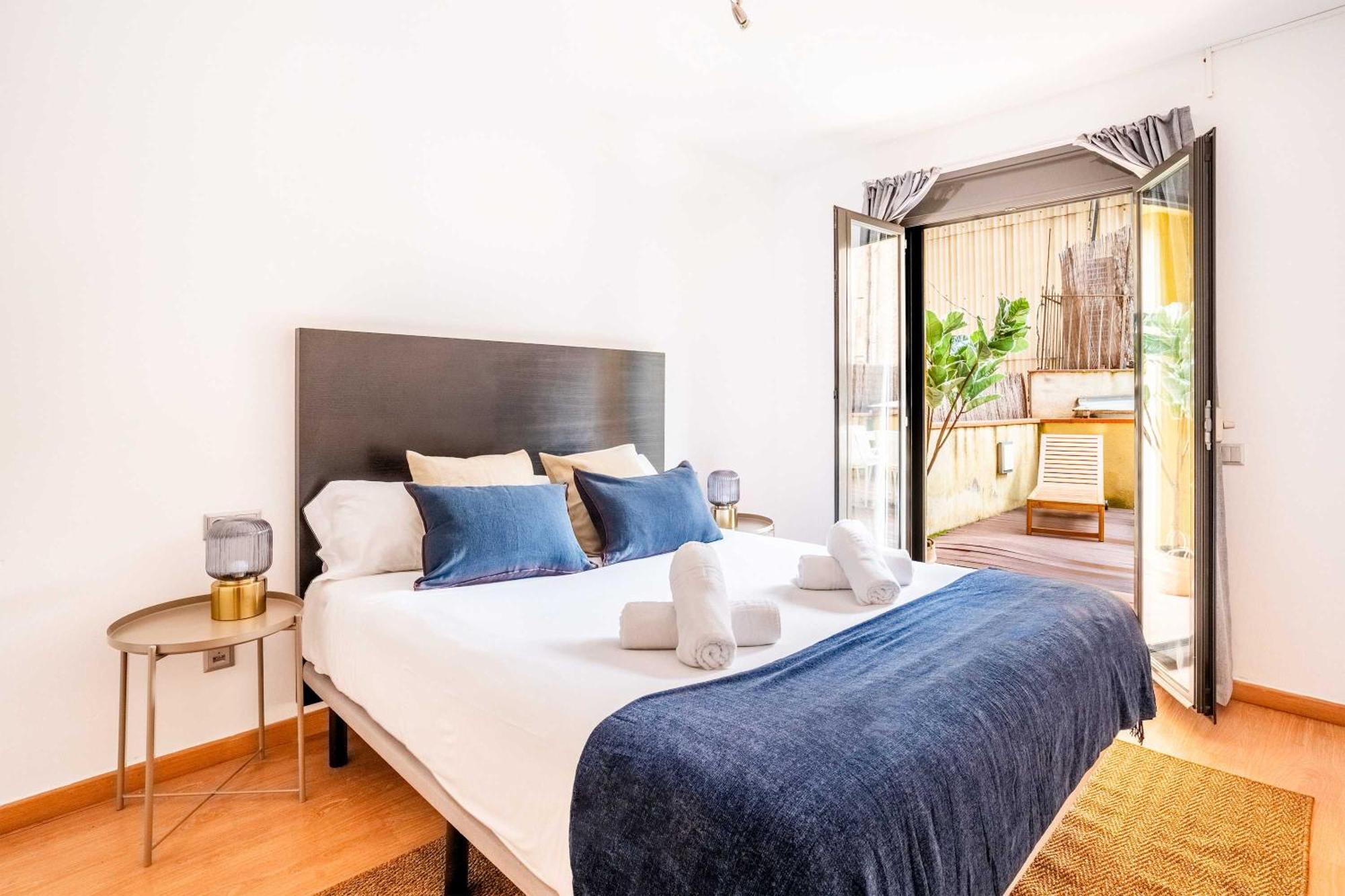 Pl Universitat Comfortable 3bd With Private Patio * Barcelone