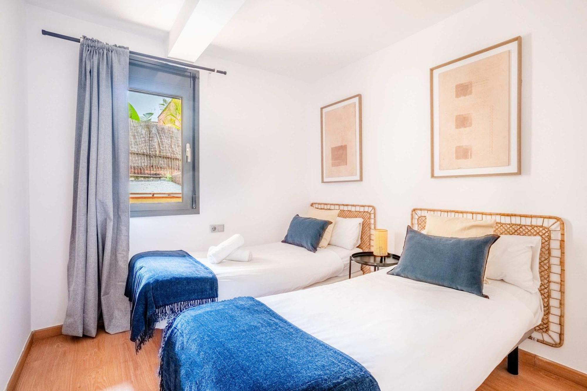 Pl Universitat Comfortable 3bd With Private Patio Appartement