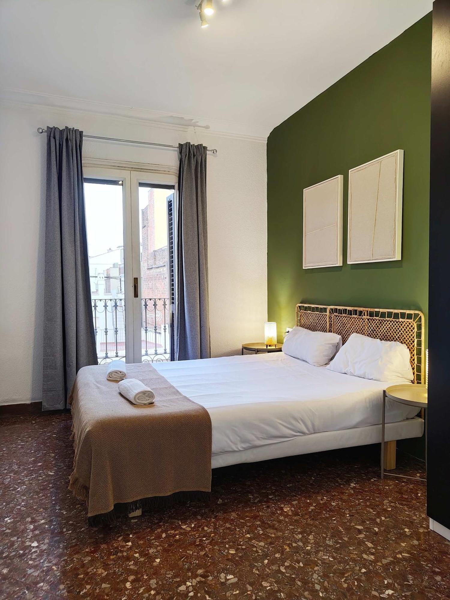 Apartment Big For 15 In The Heart Of Eixample Barcelona