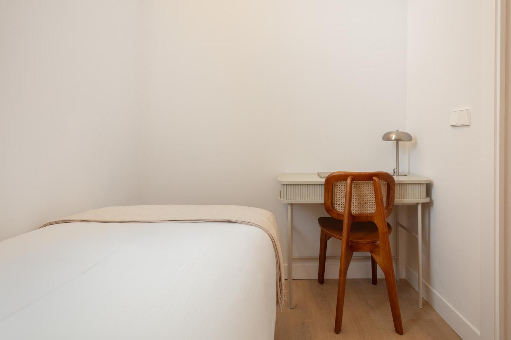 Newly Renovated Stylish Eixample - Great Location Appartement