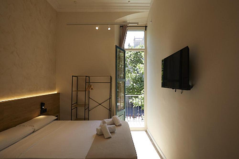 Pensión Parisien 2*