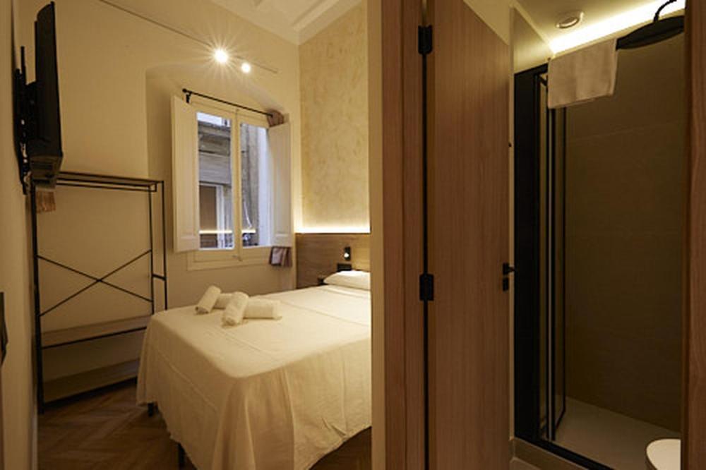 Pensión Parisien 2*