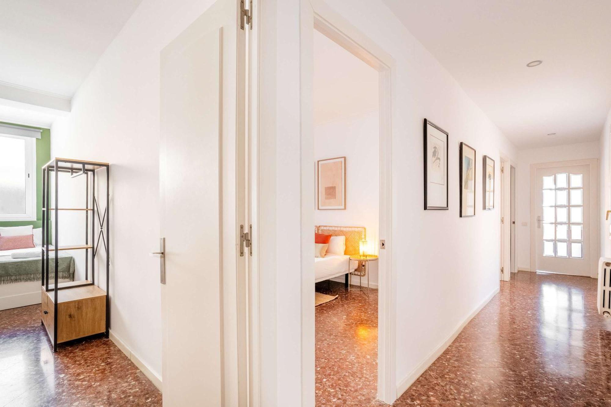 Apartment Big For 15 In The Heart Of Eixample *