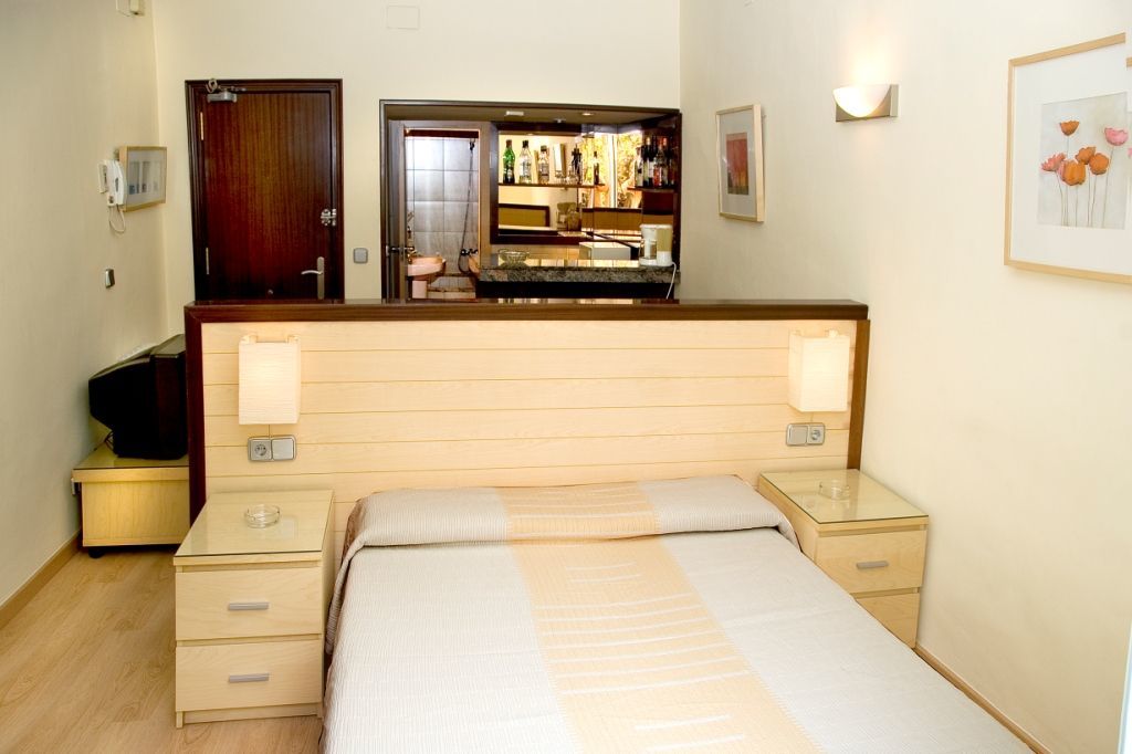 Alos Hotel