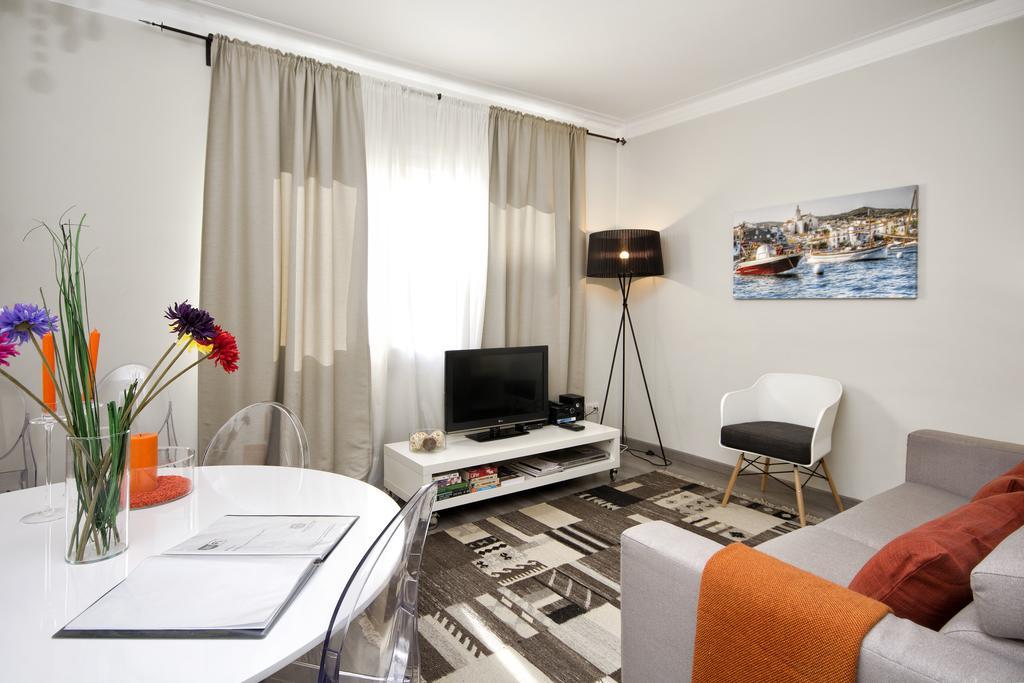 Apartment Eixample Building By Mercedes Heritage *