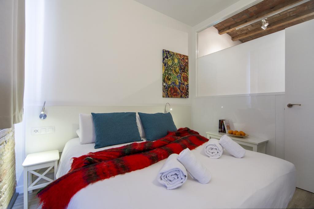 Happy People Sagrada Familia Apartment