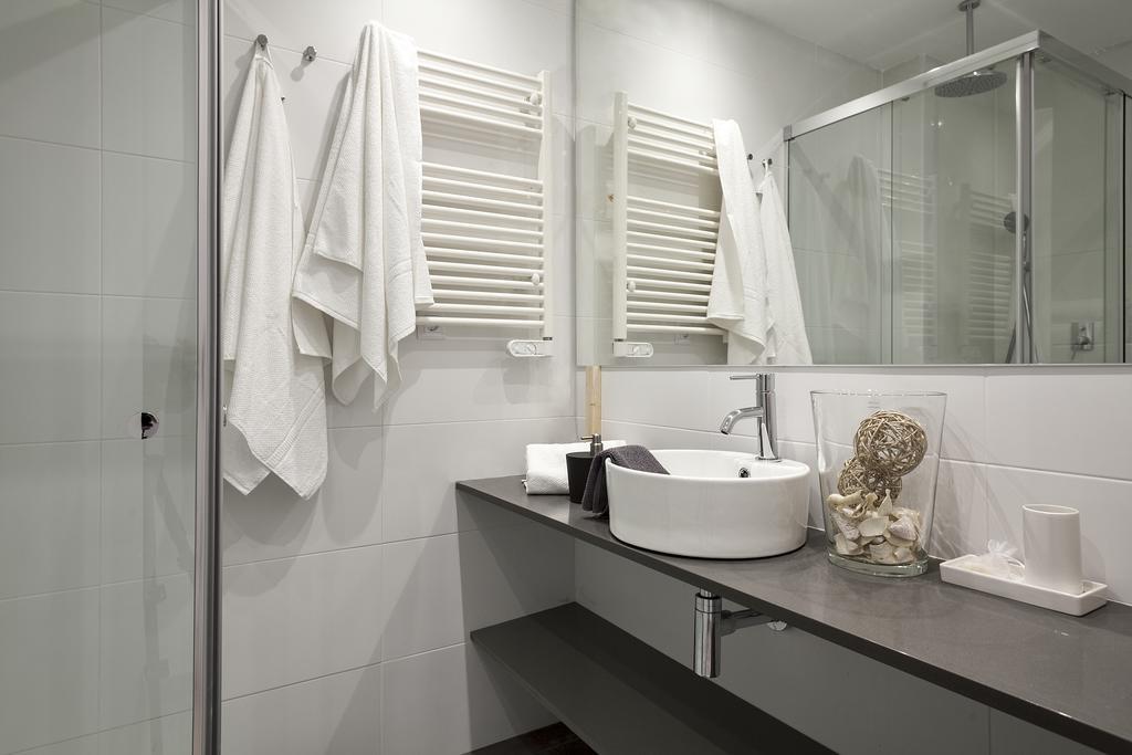 Charming & Quiet Park Guell Apartment Barcelona