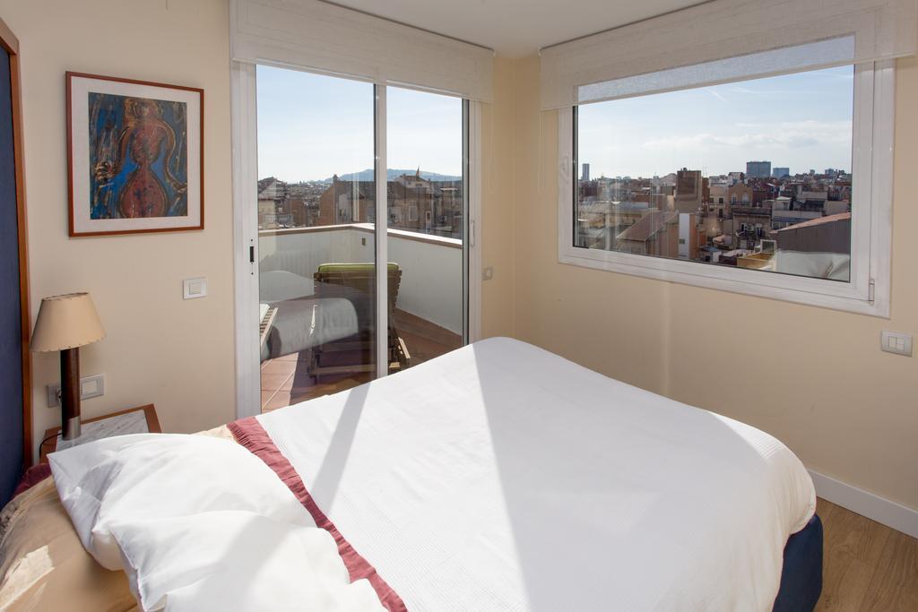 Gaudi Views