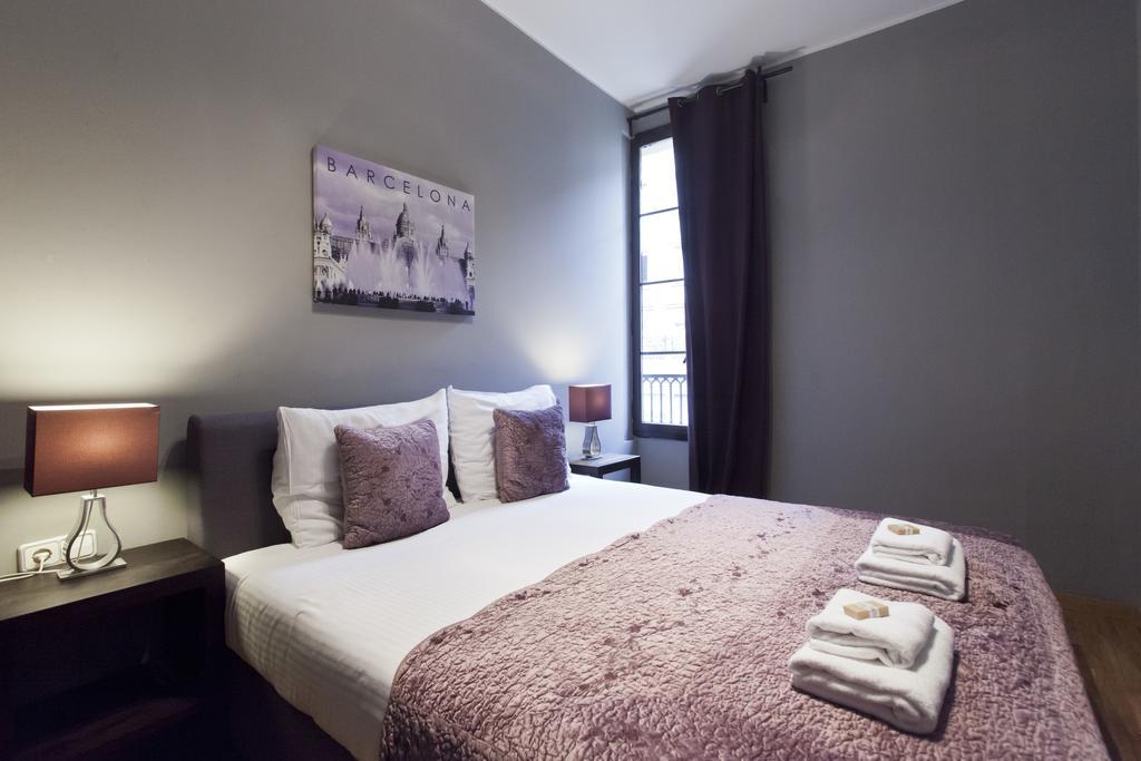 Short Group Paseo De Gracia Serviced Barcelona
