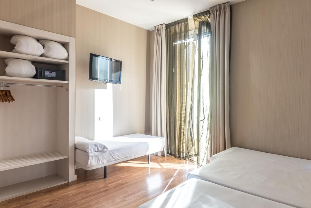 Guest house Bcn Ramblas 2*