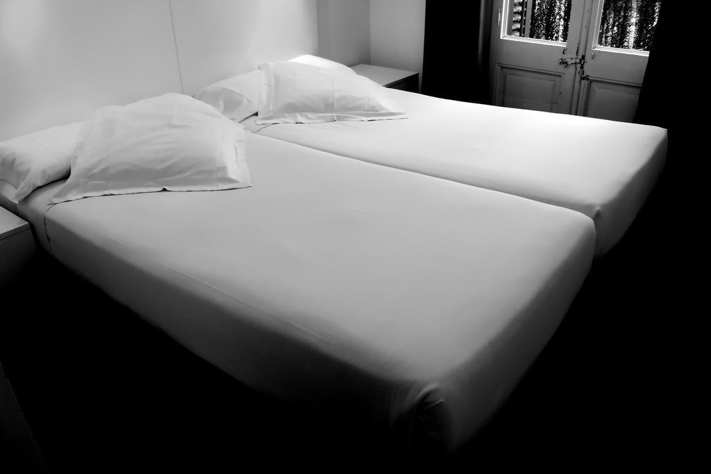 Hostel Raval Botella Private