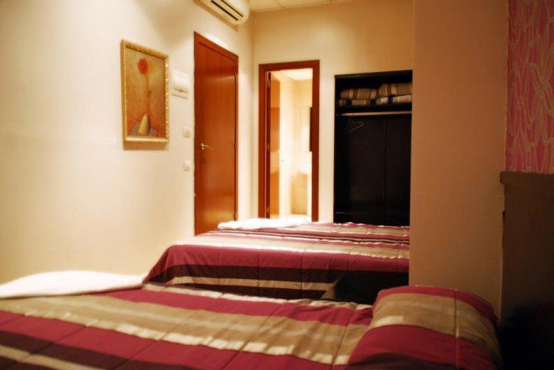 Hostel Sun & Moon Barcelona