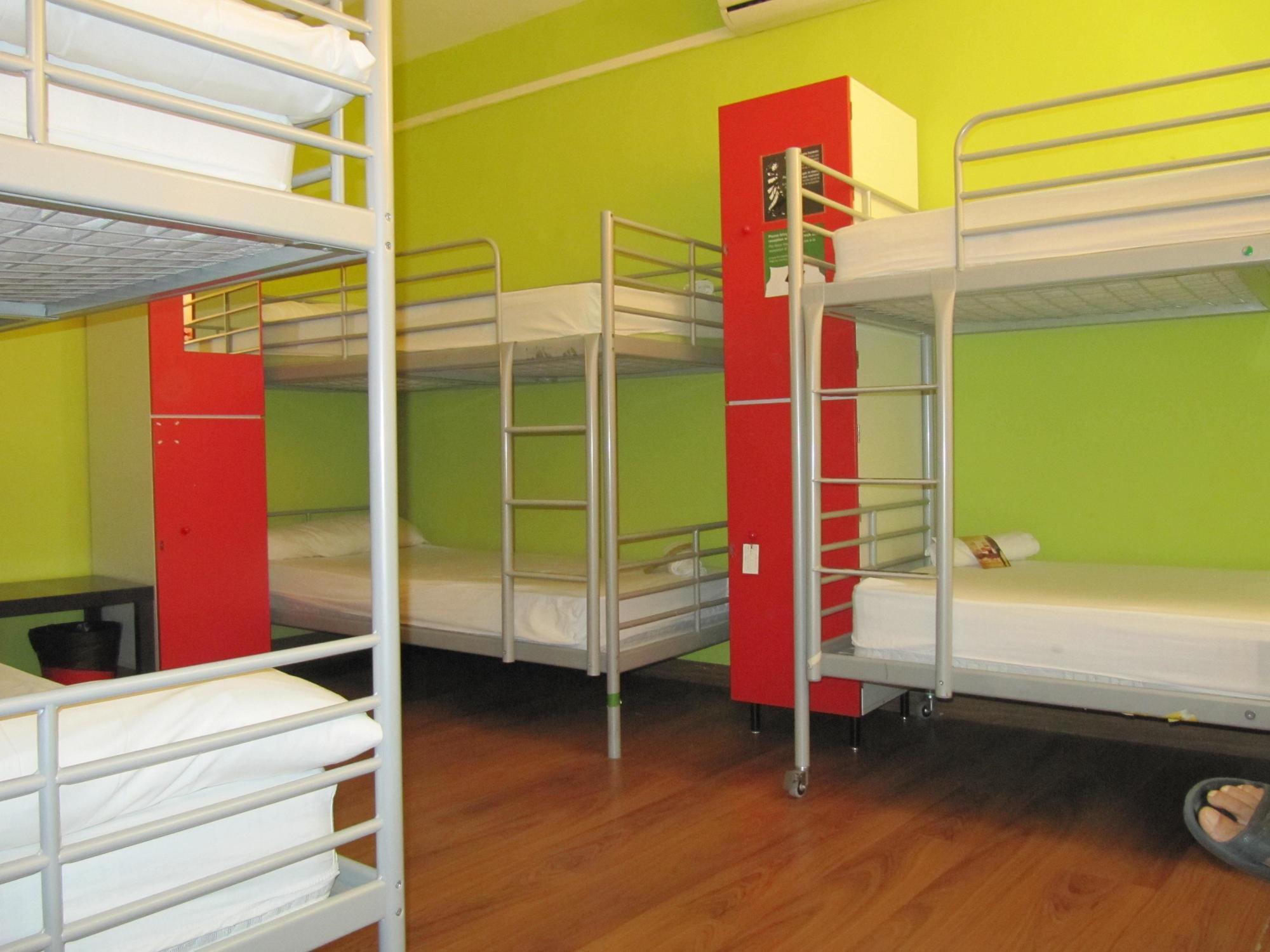 Hostal Onefam Les Corts Barcelona