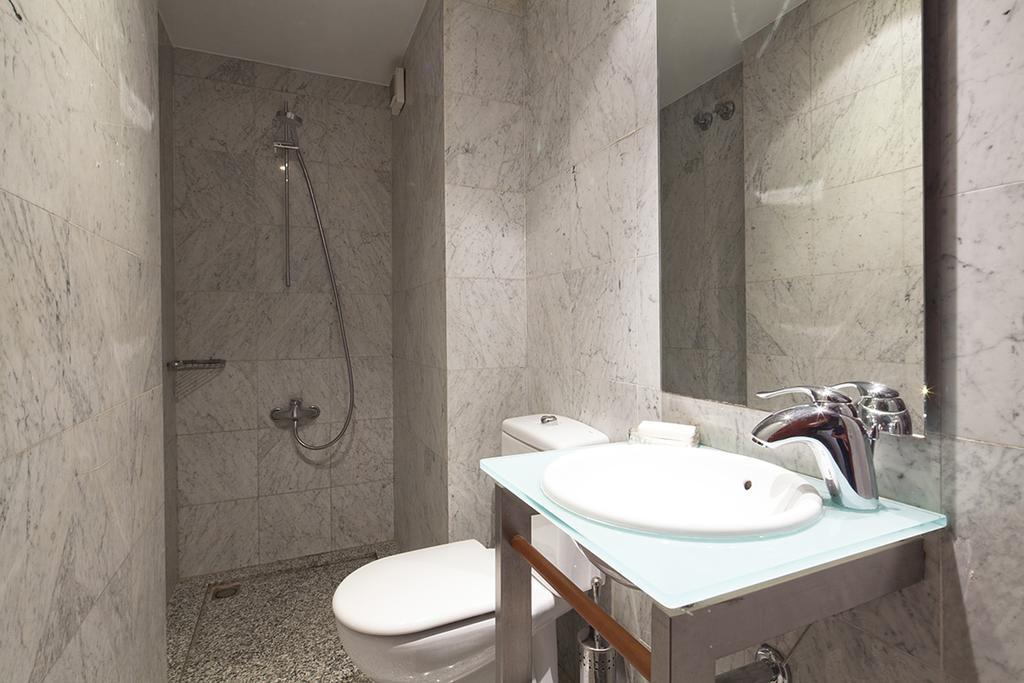 - Classic Bonanova Apartment