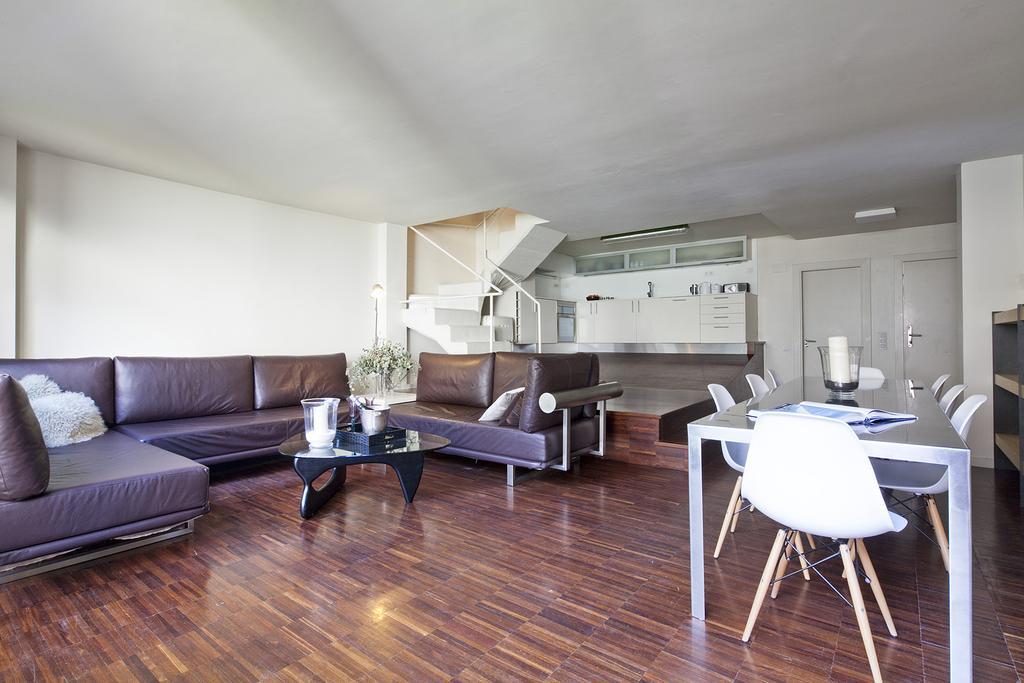 Rentals - Private Pool And Garden Center Apartment