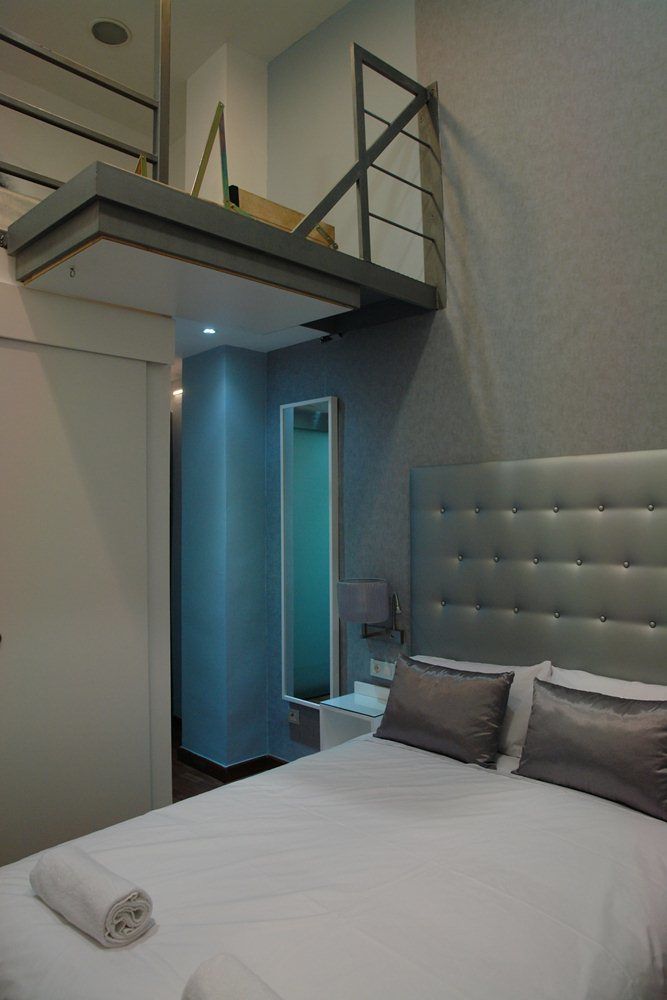 Triple With Private Bathroom In Gothic Gasthof Barcelona