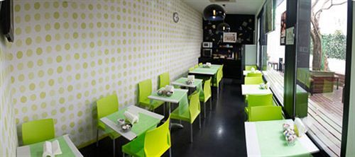 Raval Botella Private Hostel