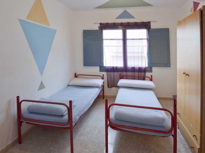 Pillow One Hostel *