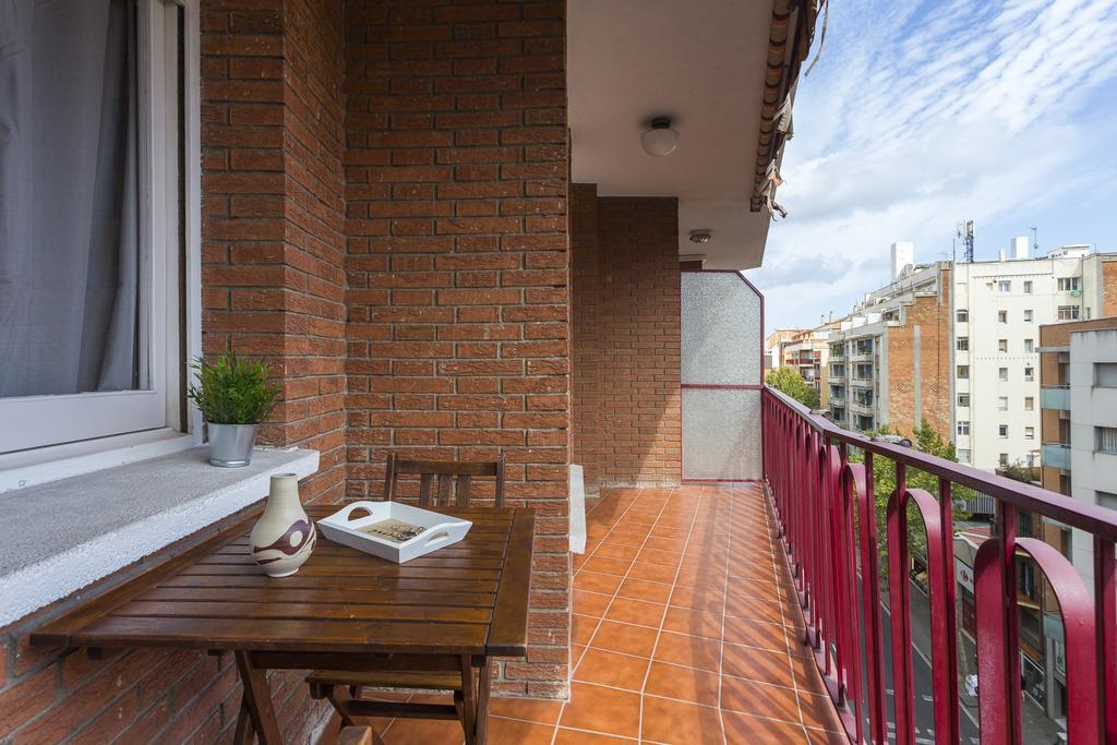 Spacious 4 Bedroom Fira Bcn & Camp Nou Appartement