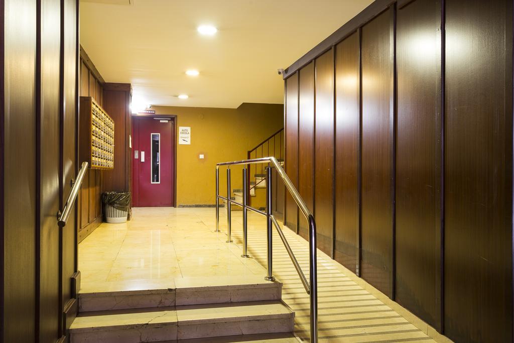 Spacious 4 Bedroom Fira Bcn & Camp Nou Barcelona