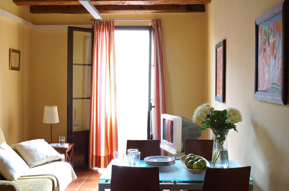 Ainb Las Ramblas-guardia Apartment *