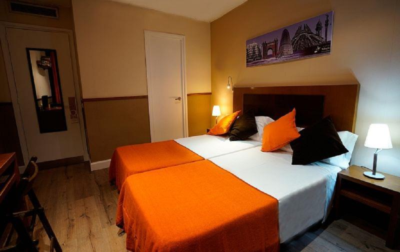 Adagio Hotel 2*