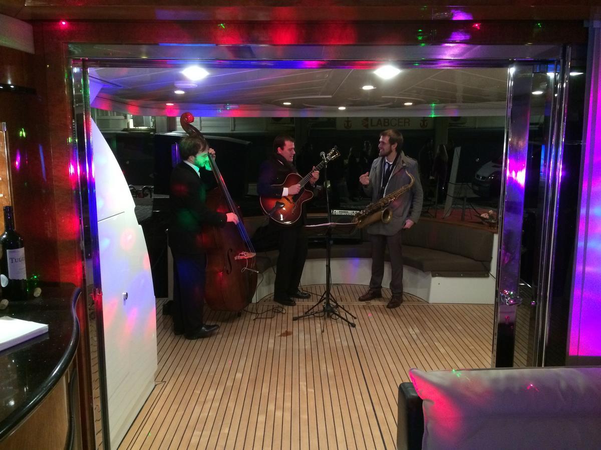 Leigh Yacht Botel