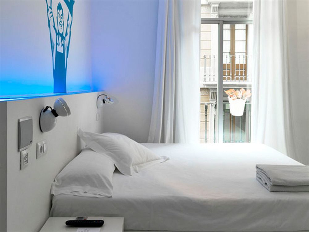 Chic & Basic Tallers Guest house