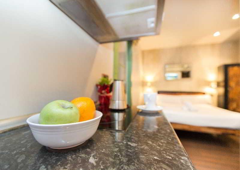Ainb Born-dames Appartement