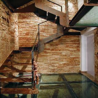 Ainb Gothic Hotel