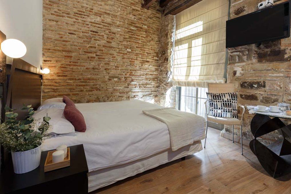 Ainb Gothic Hotel 3*