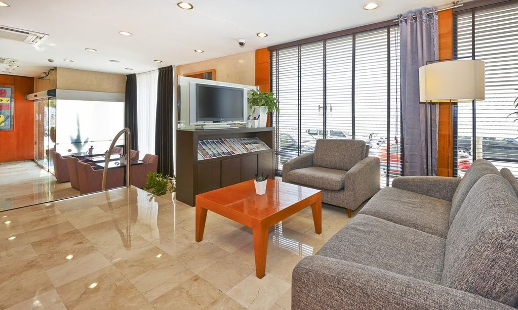 Nh Les Corts 3*