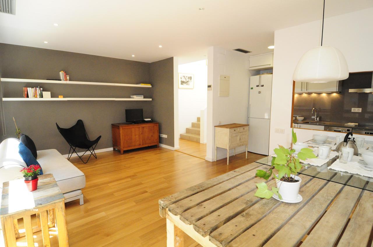 Rentbcn Gracia Deluxe Apartment