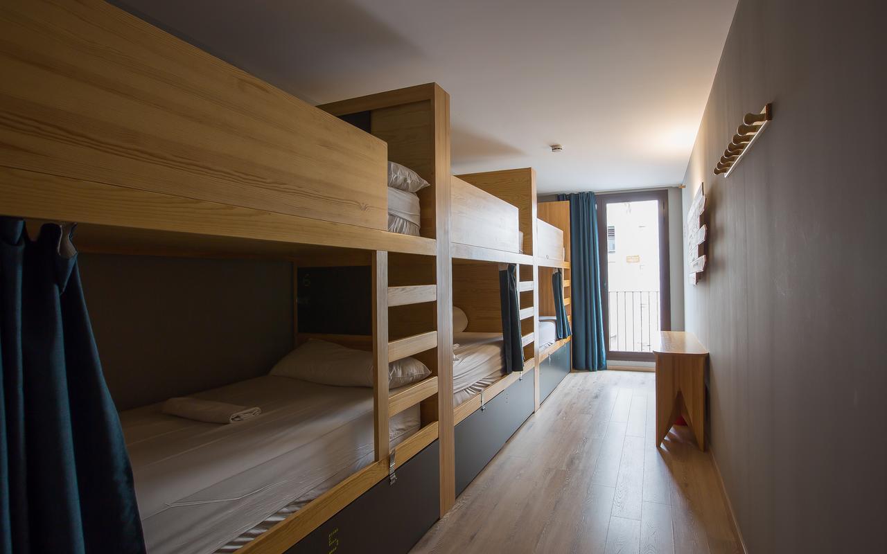 Yeah Hostel *