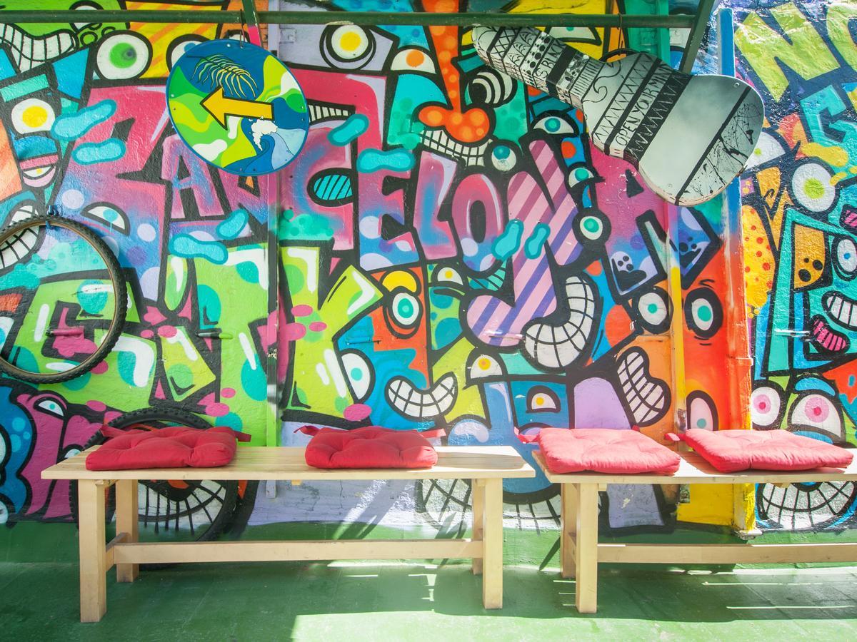 No Limit Graffiti Hostel *
