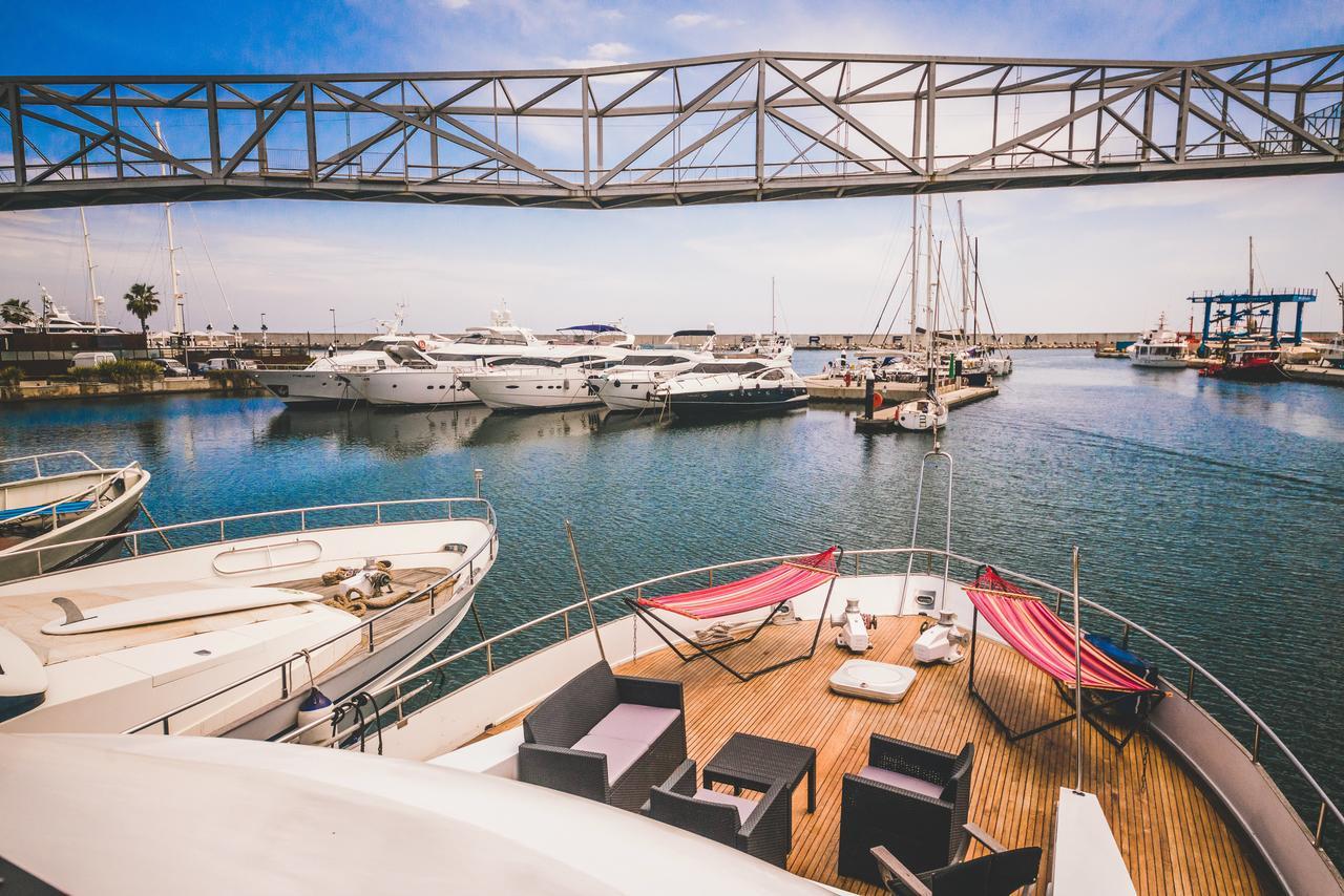 Hotel en barco Motor Yacht Boatel