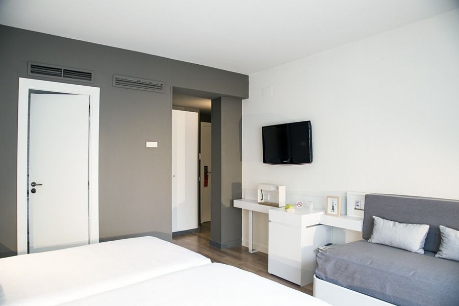 Pol & Grace Hotel 4*