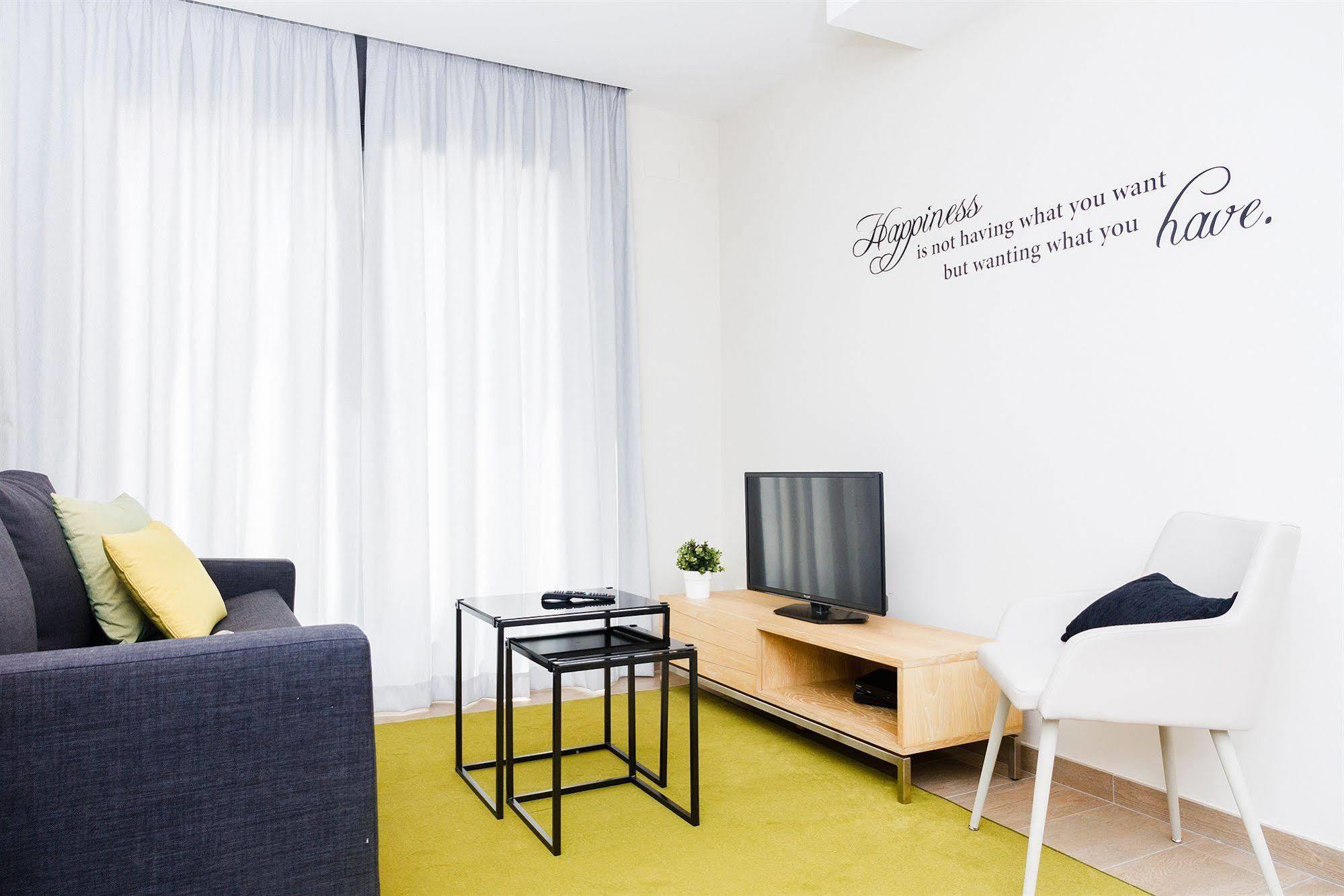 Feelathome Plaza * Barcelona