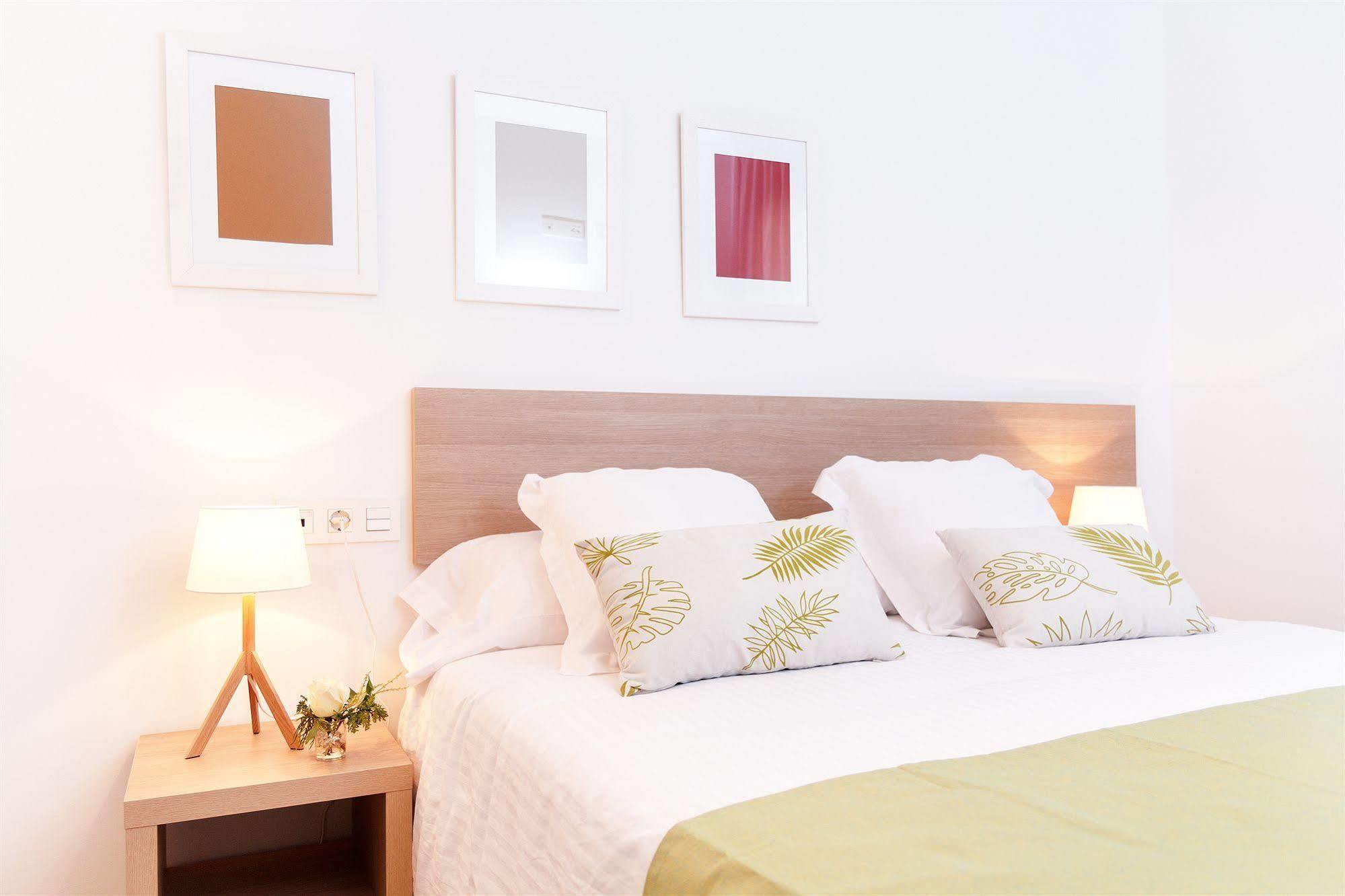 Feelathome Plaza * Barcelona