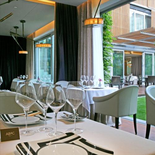 Hotel Abac Restaurant Gl Monumento 5*