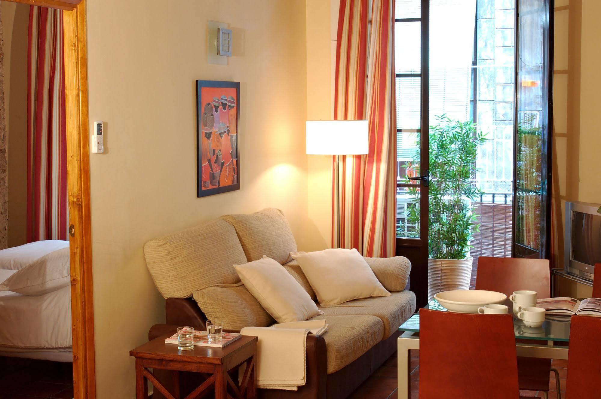 Ainb Las Ramblas-guardia Apartment *
