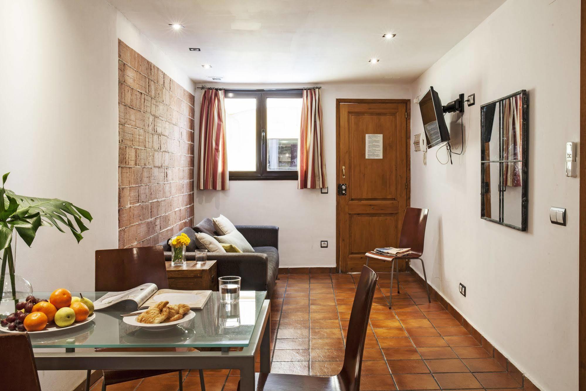 Ainb Las Ramblas-guardia Apartment *