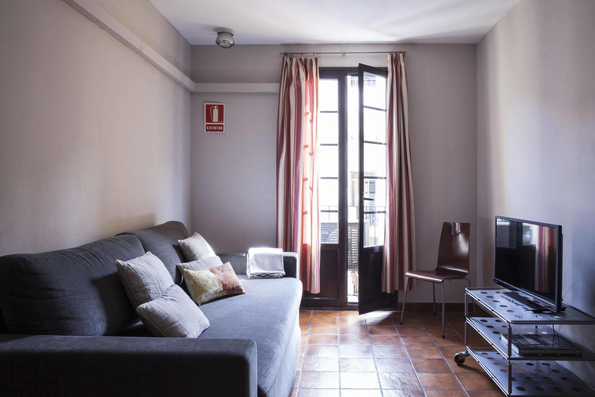 Ainb Las Ramblas-guardia Apartment *