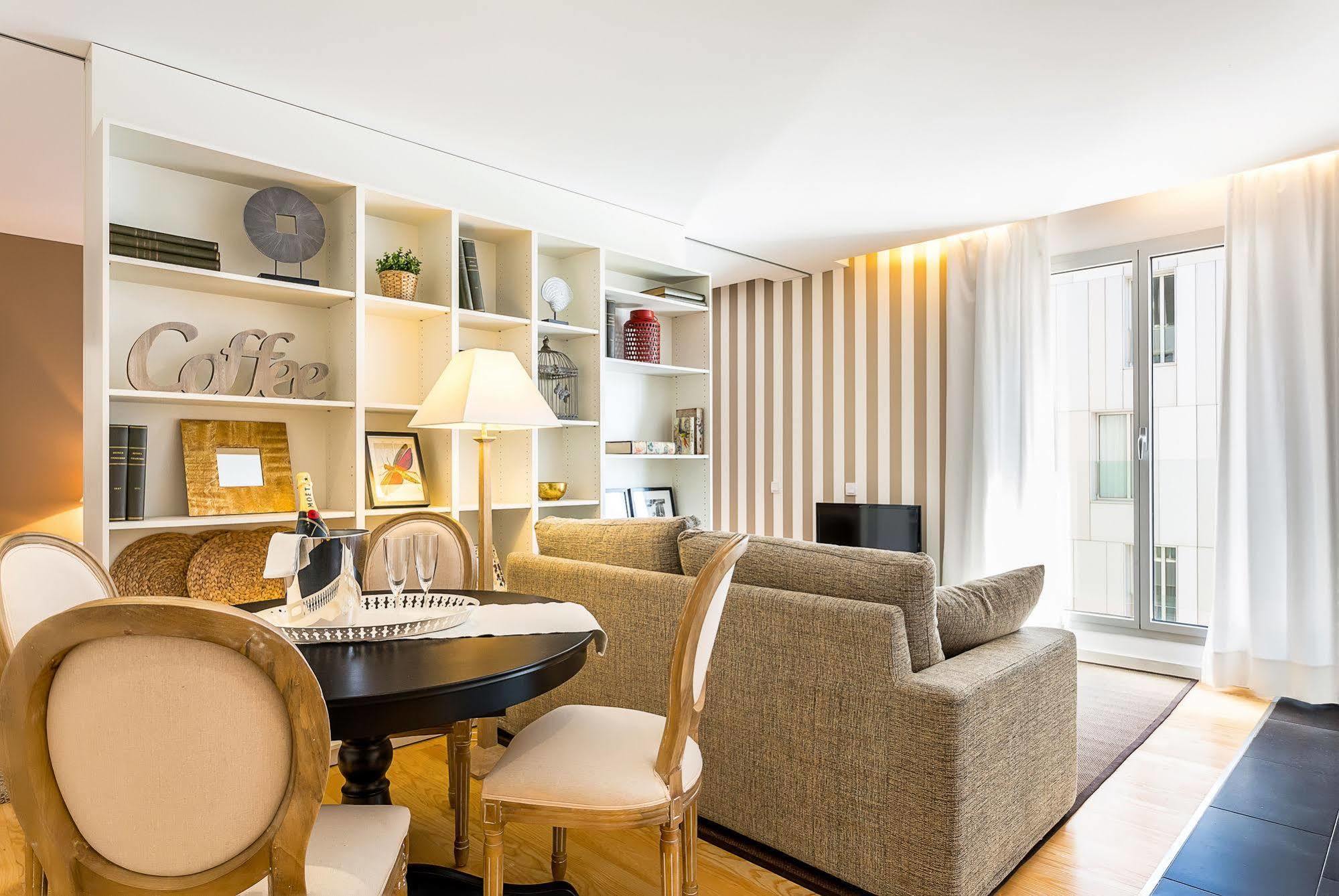 Urban District - Rambla & Pool Appartement Barcelona