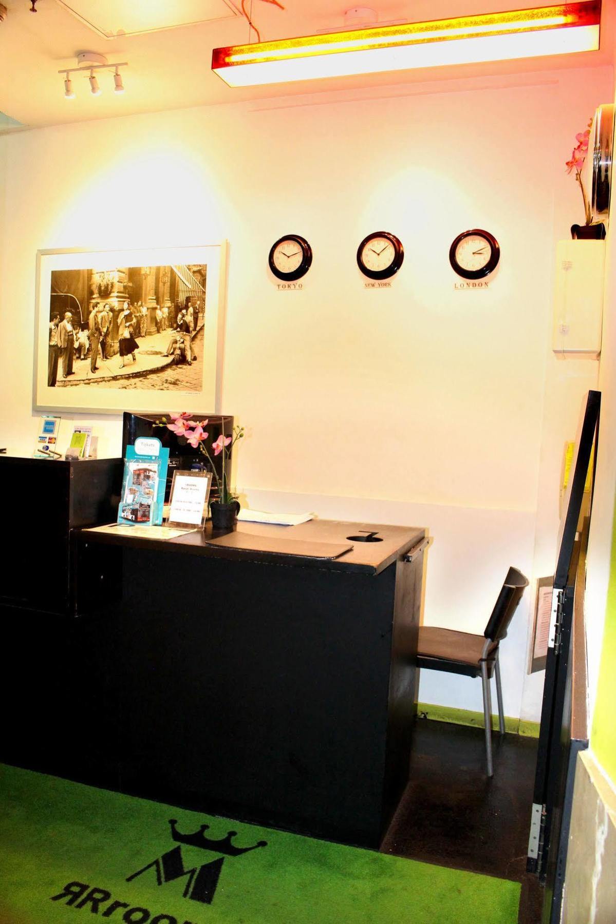 Hostel Raval Botella Private