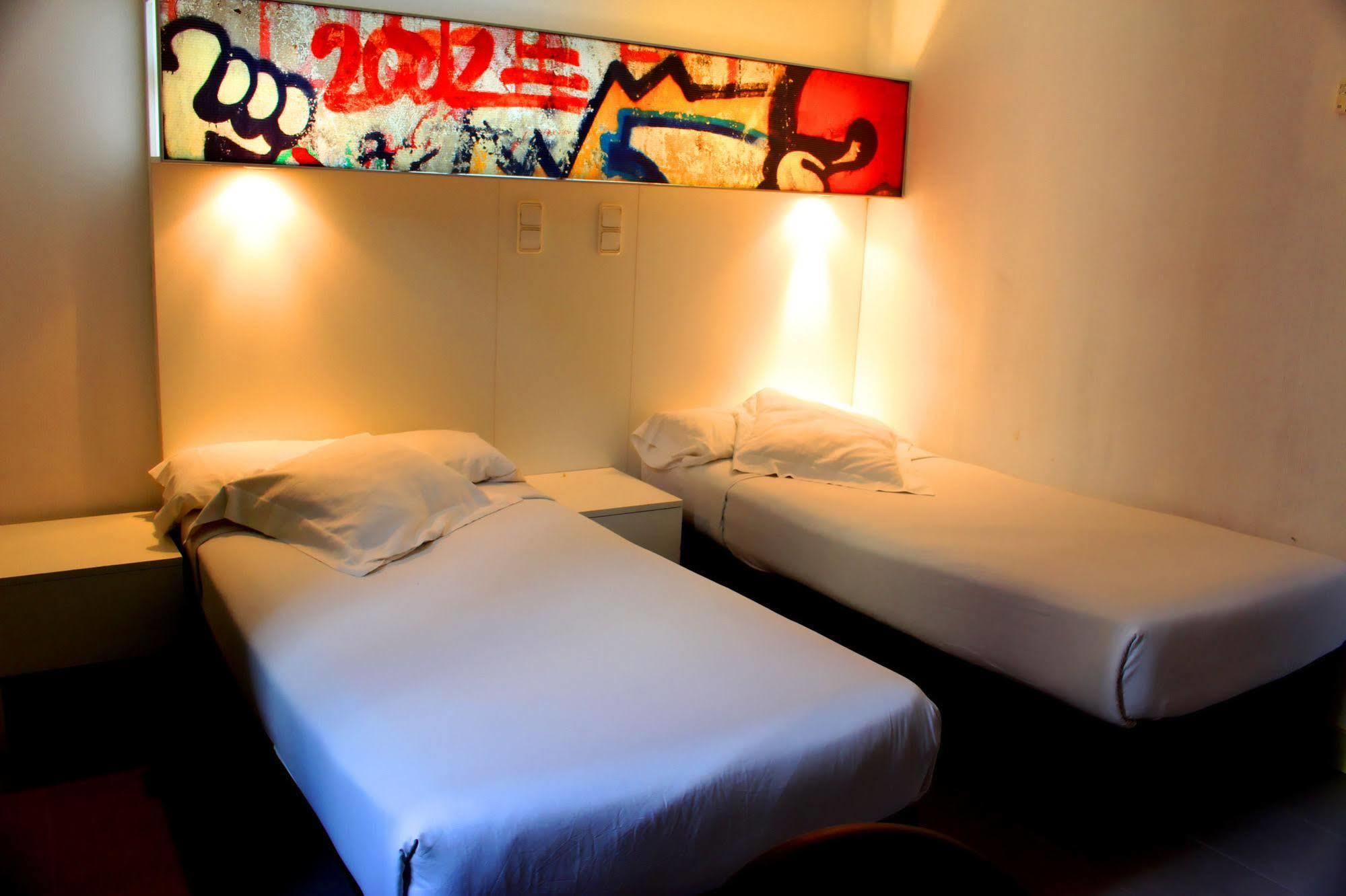 Hostel Raval Botella Private Barcelona