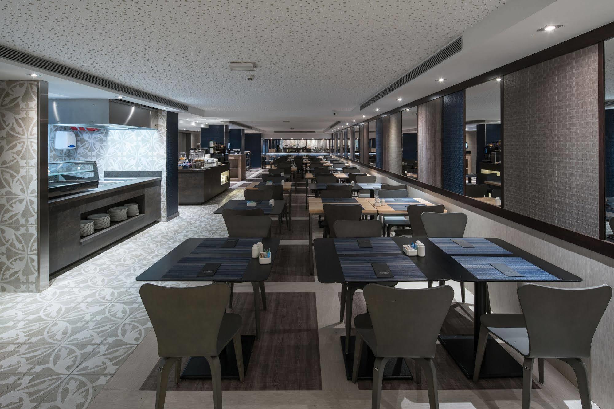 Hotel Catalonia Park Gueell 3*